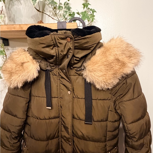 Zara Olive Puffer Jacket with Faux Fur Hood - Picture 2 of 6